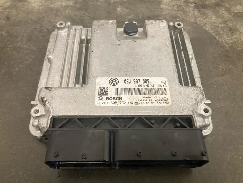 Блок управления двс Volkswagen Passat 2010 B6