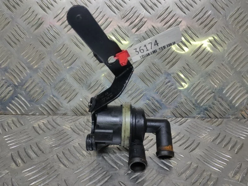 Водяной насос (помпа) Volkswagen Golf 6