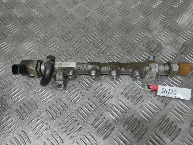 Топливная рампа Volkswagen Passat B7