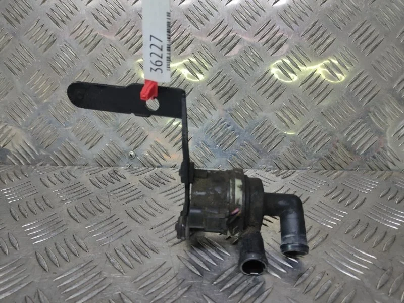 Водяной насос (помпа) Volkswagen Passat B7