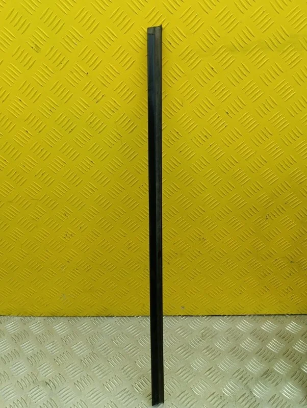 Молдинг стекла двери передней правой наружный Mitsubishi Pajero Sport Ii (2008-2017) 2008 MN117612 ВНЕДОРОЖНИК 3.2 D 4M41