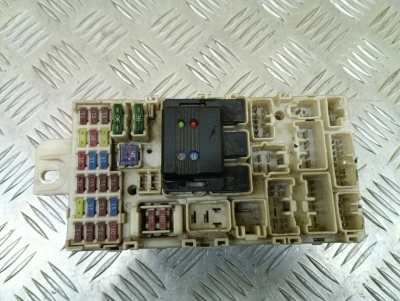 Блок предохранителей Mitsubishi Pajero Sport Ii (2008-2017) 2008 MN141329 ВНЕДОРОЖНИК 3.2 D 4M41