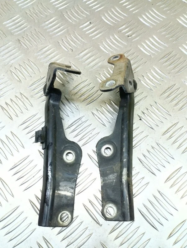 Петля капота Mitsubishi Pajero Sport Ii (2008-2017) 2008 MR473529 ВНЕДОРОЖНИК 3.2 D 4M41