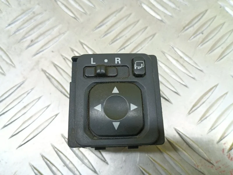 Джойстик регулировки зеркал Mitsubishi Pajero Sport Iii (2015-Н.в.) 2016 MR951187 ВНЕДОРОЖНИК 2.4 D 4N15