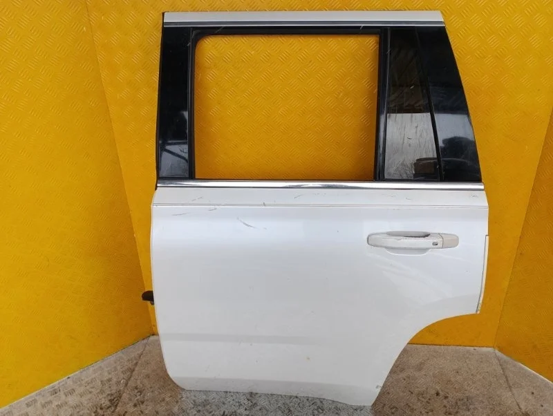 Дверь задняя левая Chevrolet Tahoe Iv (2014-2020) 2015 22957422 5.3 I L83
