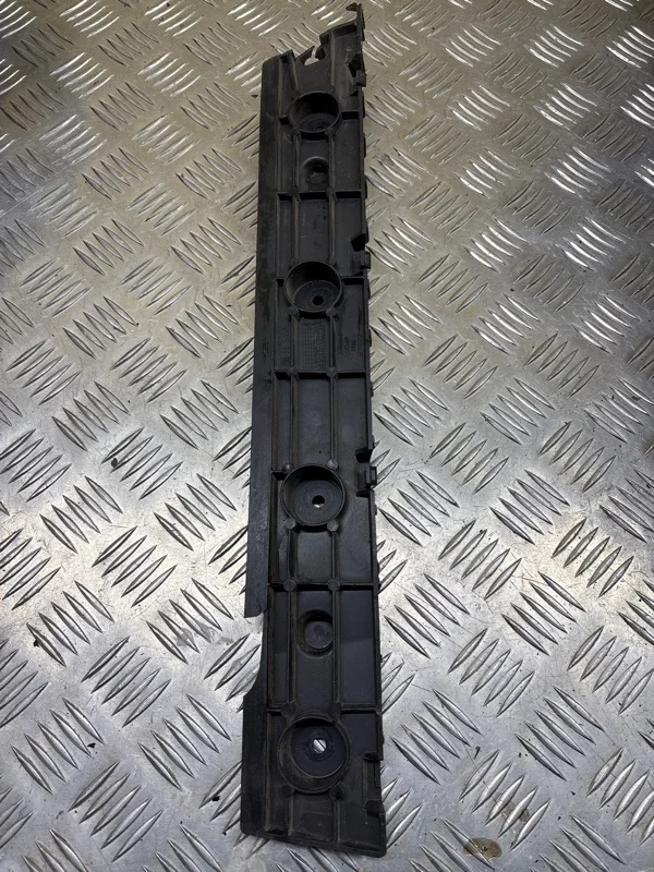 Кронштейн крепления бампера заднего Chevrolet Tahoe Iv (2014-2020) 2015 22806425 5.3 I L83