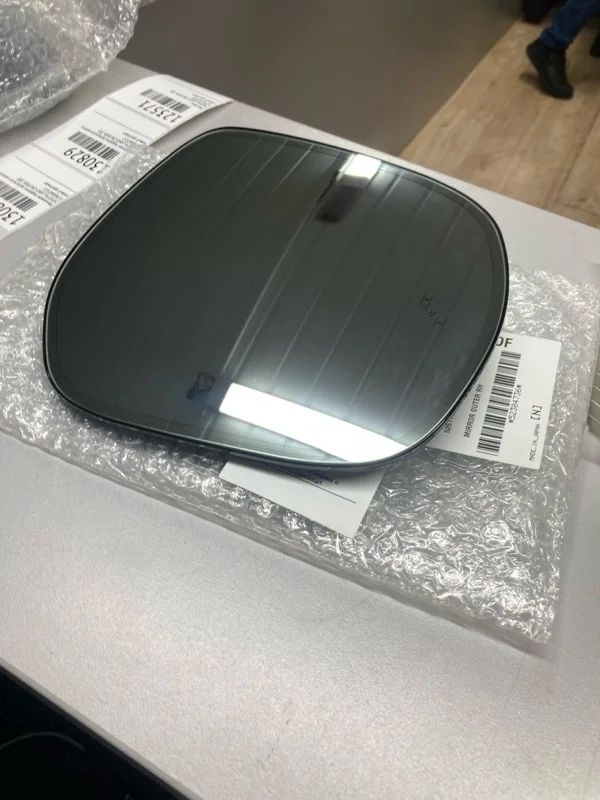 Зеркальный элемент Lexus LX 570 8793160R20 URJ202, правый