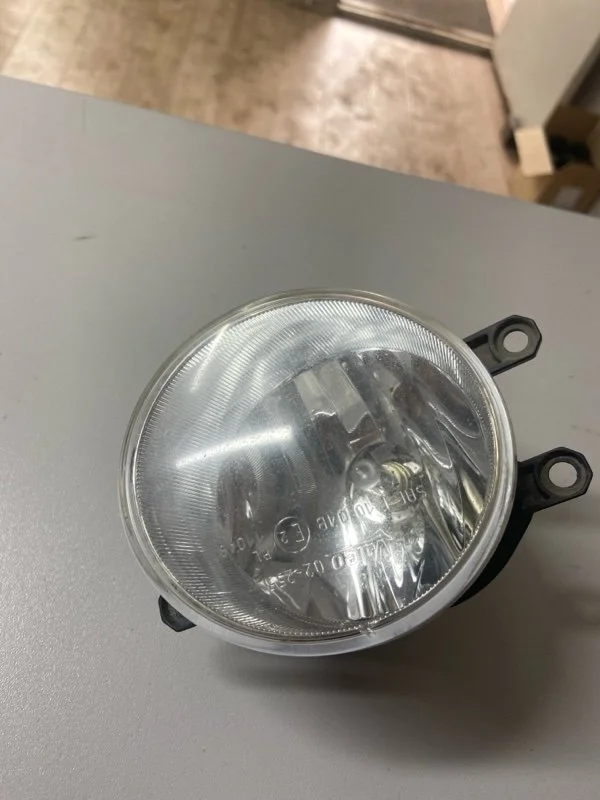 Фара противотуманная правая Toyota Camry 2017 8121002110 СЕДАН 2AR-FE, передняя правая