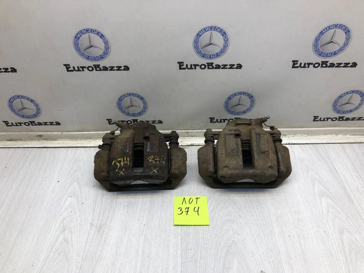 Тормозной суппорт передний Mercedes W209