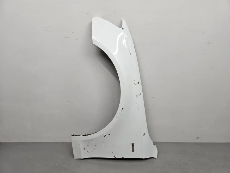 Крыло Audi A4 B8