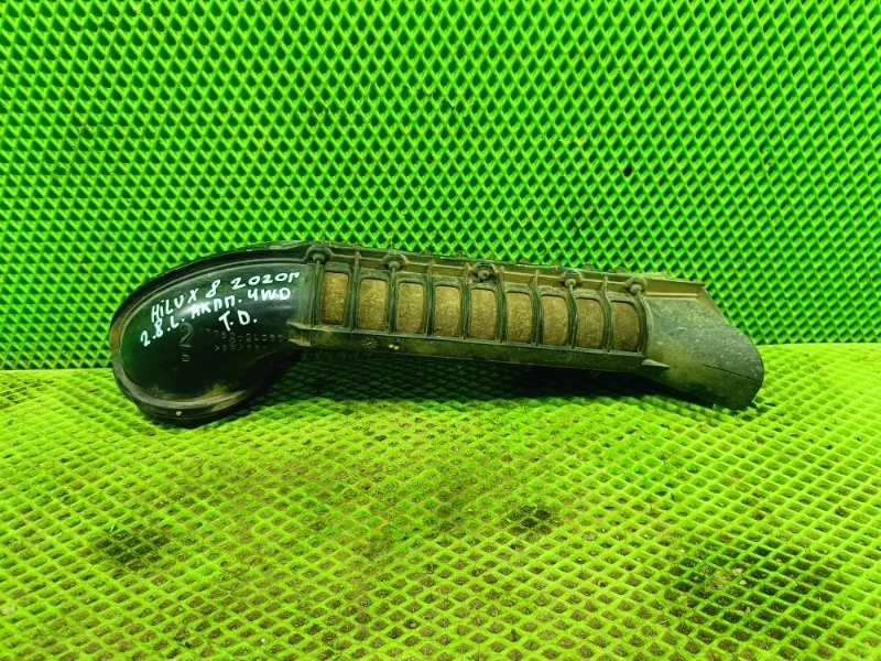 Патрубок воздушного фильтра Toyota Hilux 8 2020 177500L060 ПИКАП 1GD