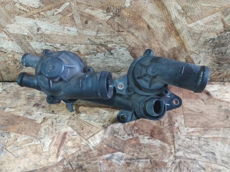 Корпус термостата Volkswagen Golf 2011 5K1