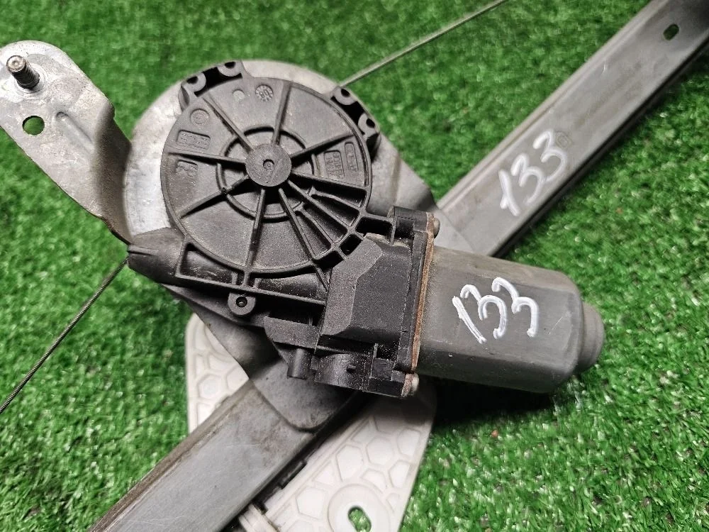 Моторчик стеклоподъемника передний левый Renault