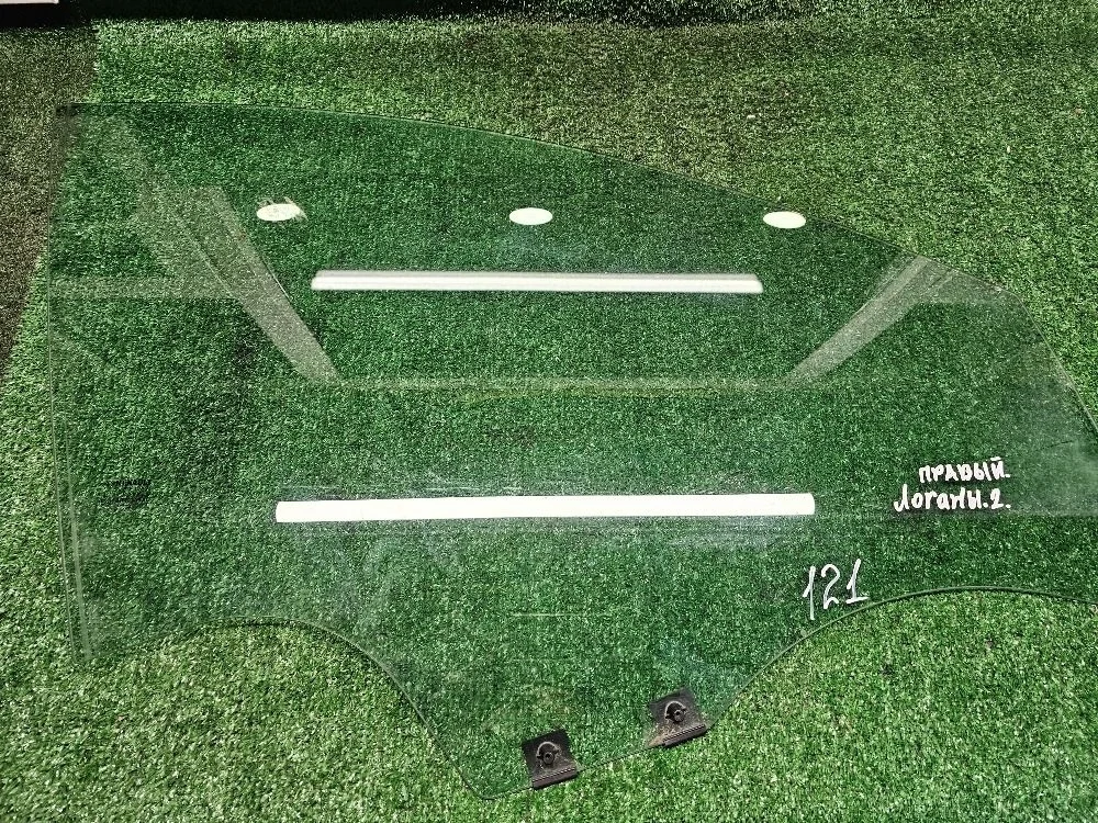 Стекло двери переднее правое Renault Logan 1