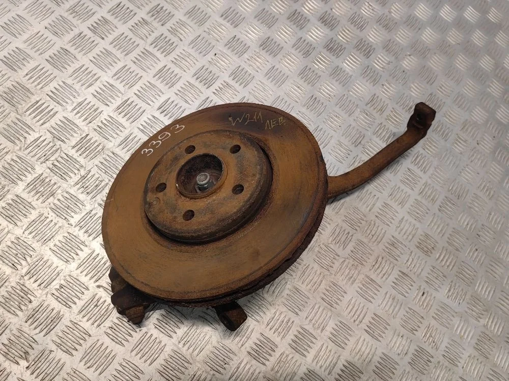 Кулак передний левый Mercedes-Benz E W211 рест.