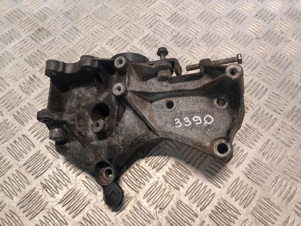 Кронштейн генератора Renault Logan I