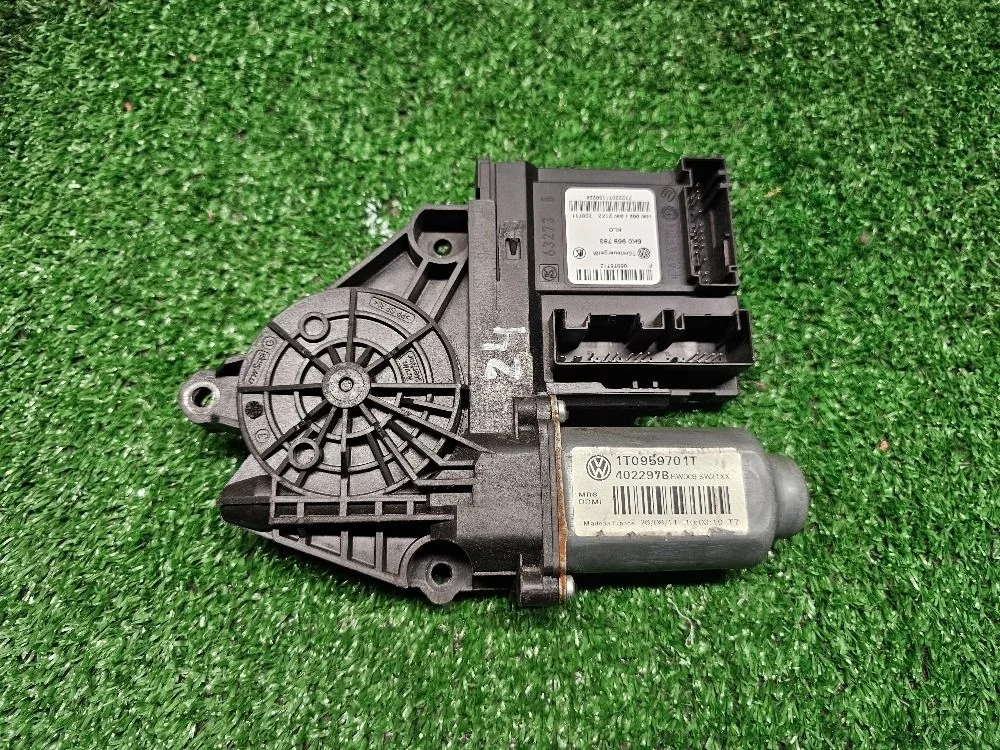 Моторчик стеклоподъемника передний левый VW Touran