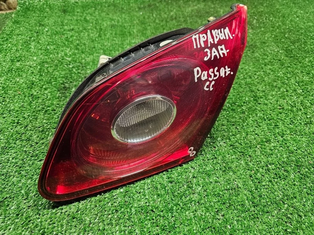 Фонарь внутренний правый Volkswagen Passat Cc