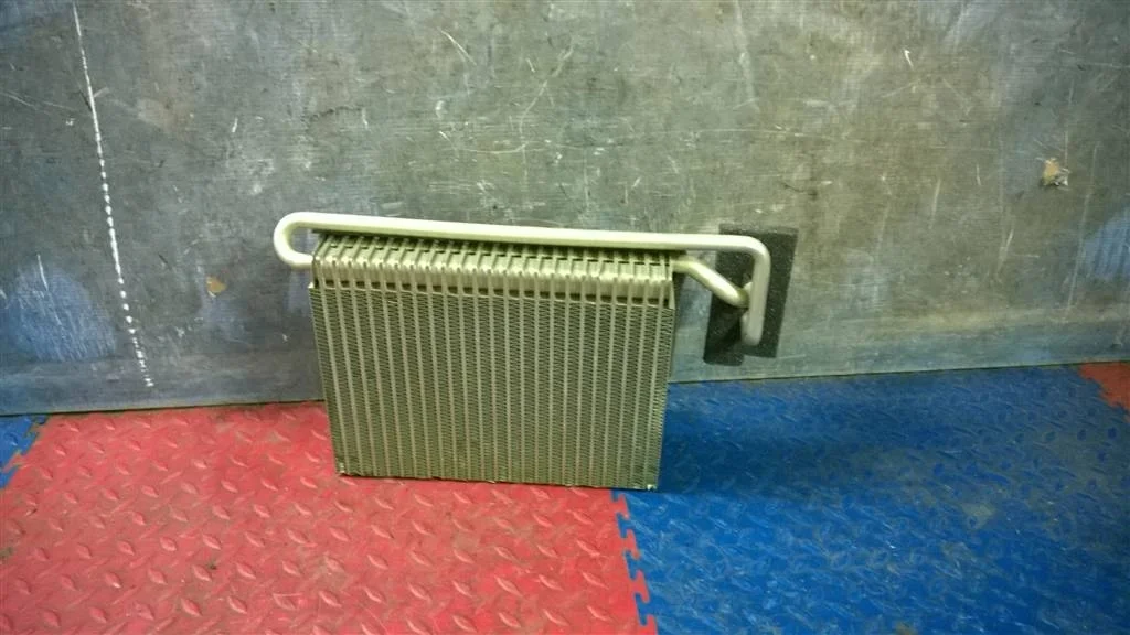 испаритель кондиционера BMW X3 E83  M54B30 231лс 3.0i