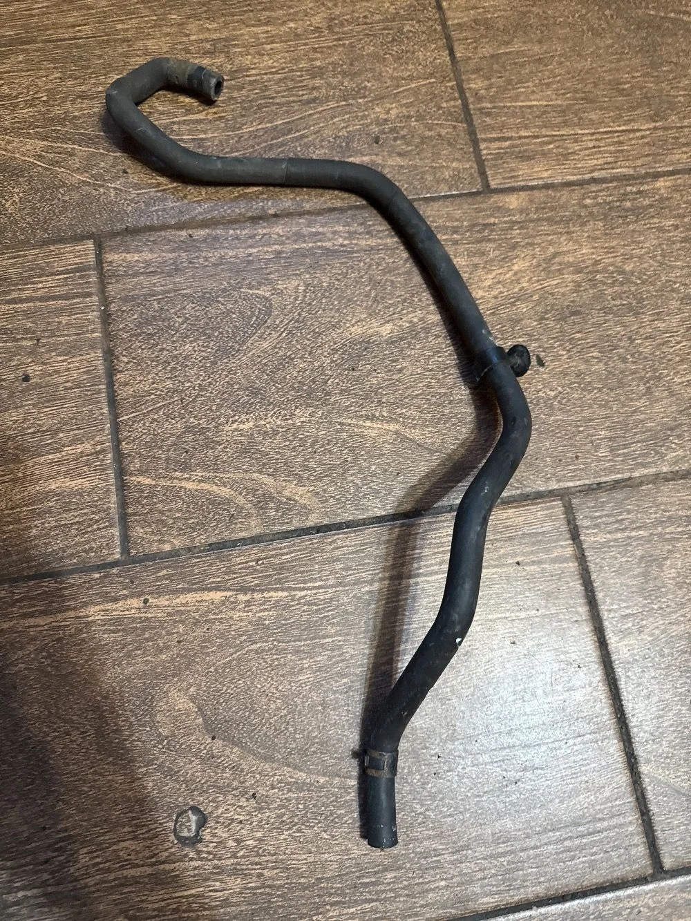 Патрубок системы охлаждения Volkswagen Jetta V (2005—2011)