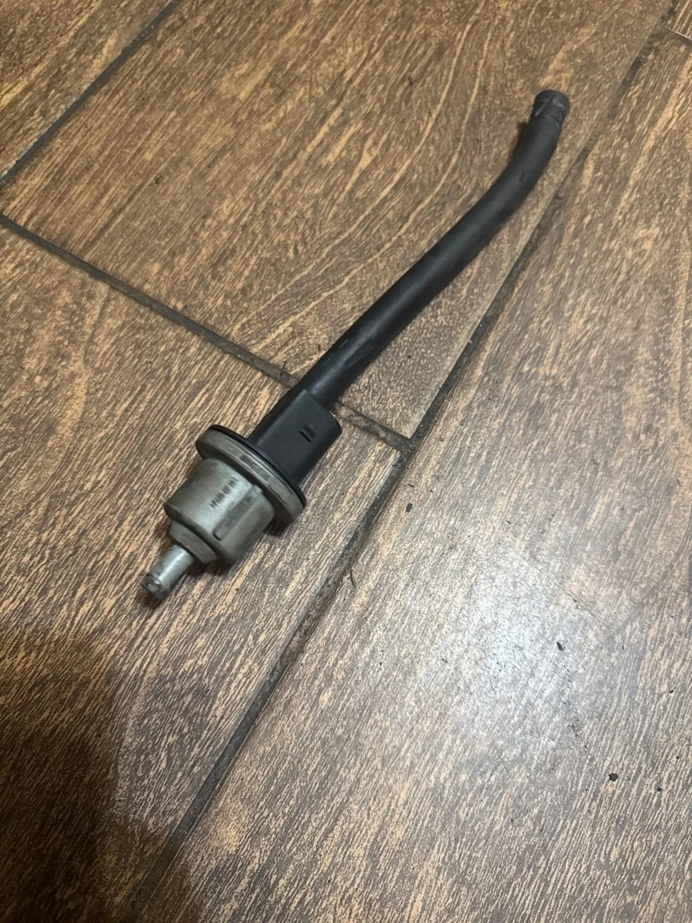 Клапан вентиляции топливного бака Volkswagen Jetta V (2005—2011)