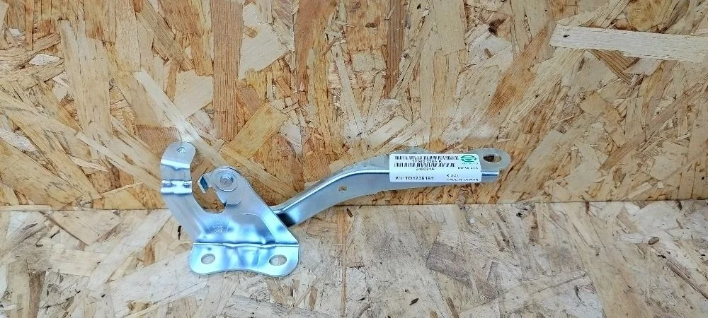 Петля капота правая Toyota Corolla X рестайлинг (2010—2013) 5341012550