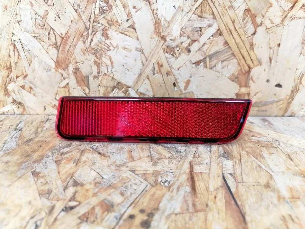 Отражатель в бампер задний правый Renault Duster I (2010—2015) 265604000R