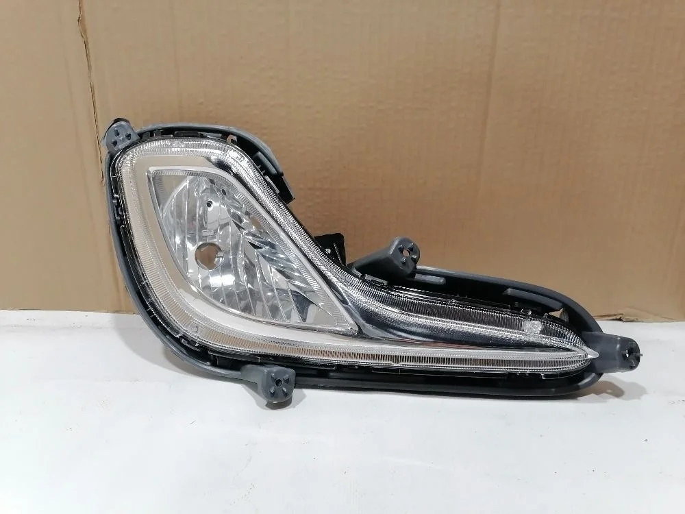 Фара противотуманная правая (ПТФ) Hyundai Solaris I (2010—2014) 922021R010