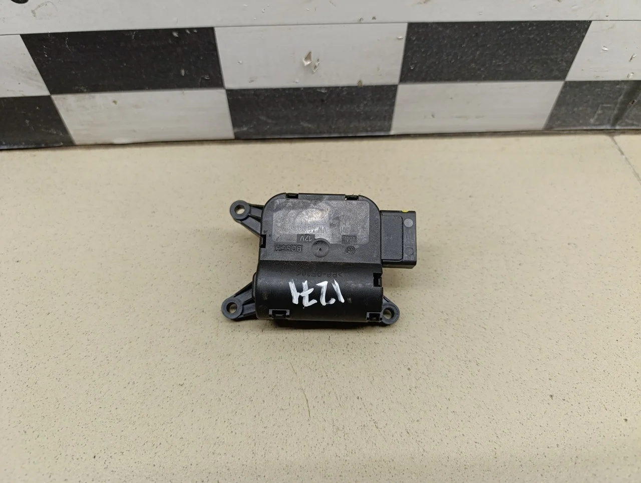 Моторчик заслонки отопителя Golf V 2003-2009