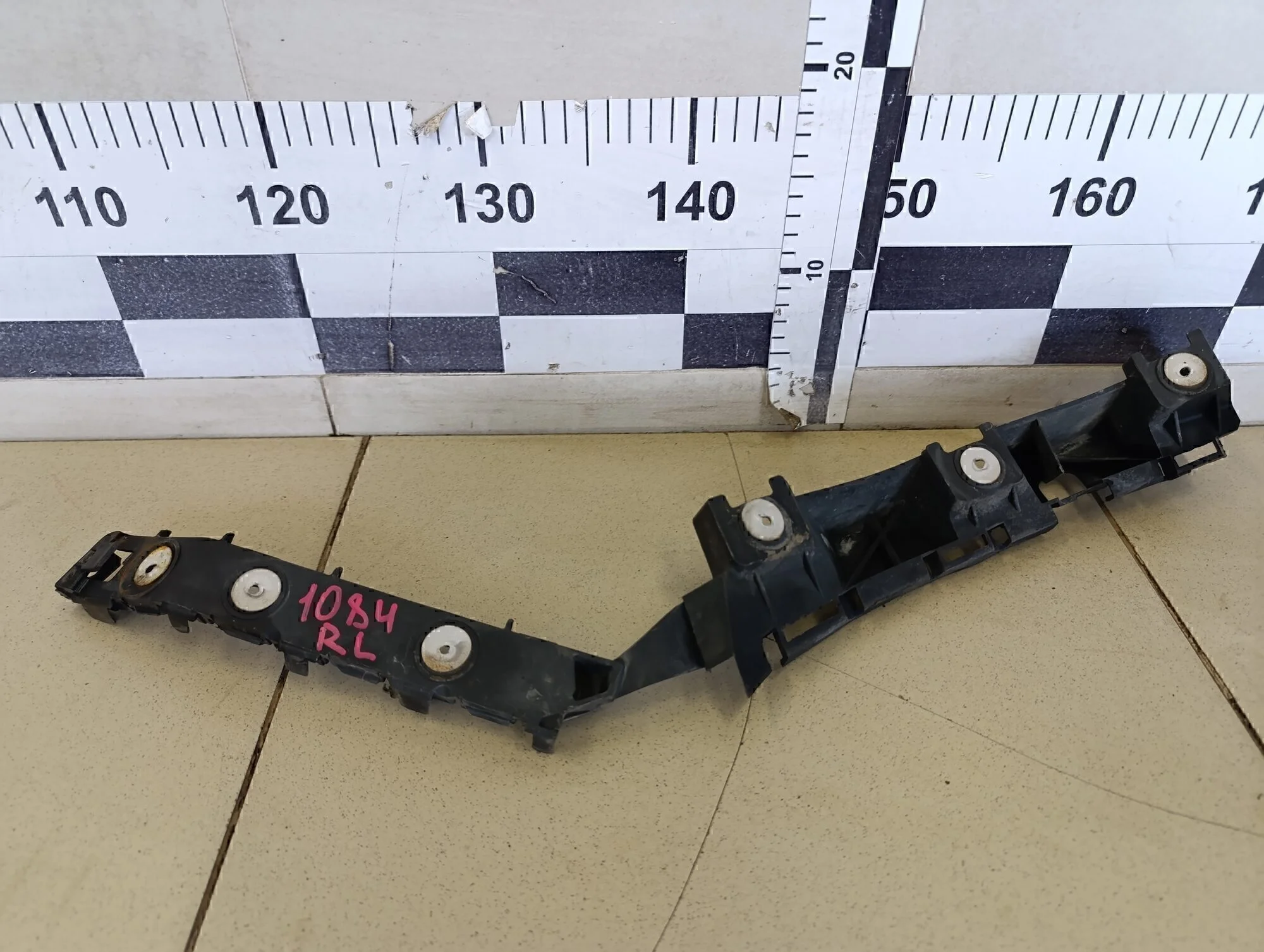 Направляющая заднего бампера левая Astra H / Family 2004-2015