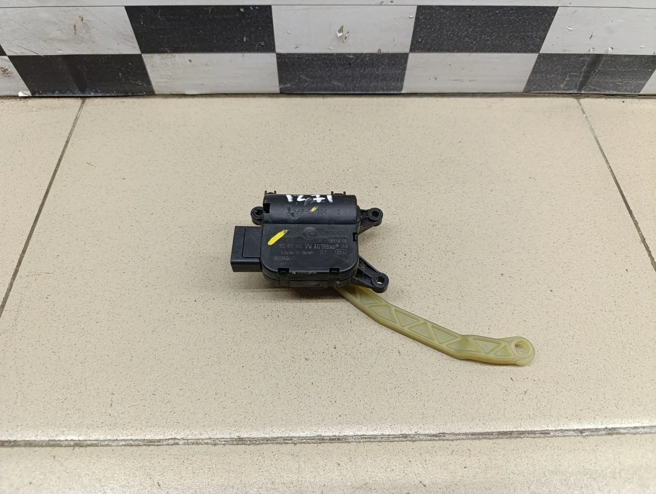 Моторчик заслонки отопителя Passat [B6] 2005-2010