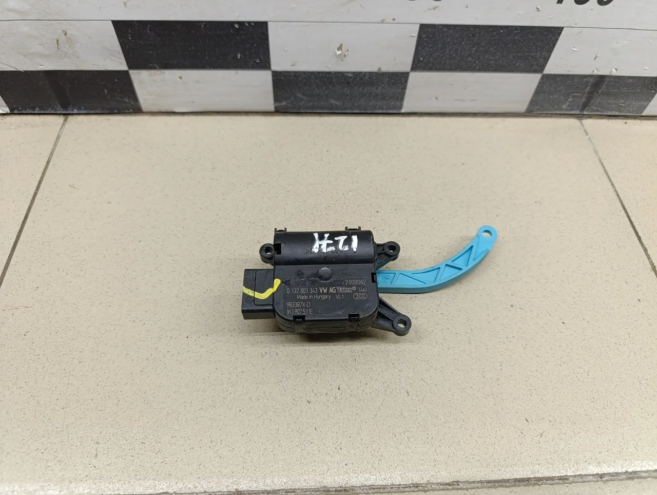 Моторчик заслонки отопителя Passat [B6] 2005-2010