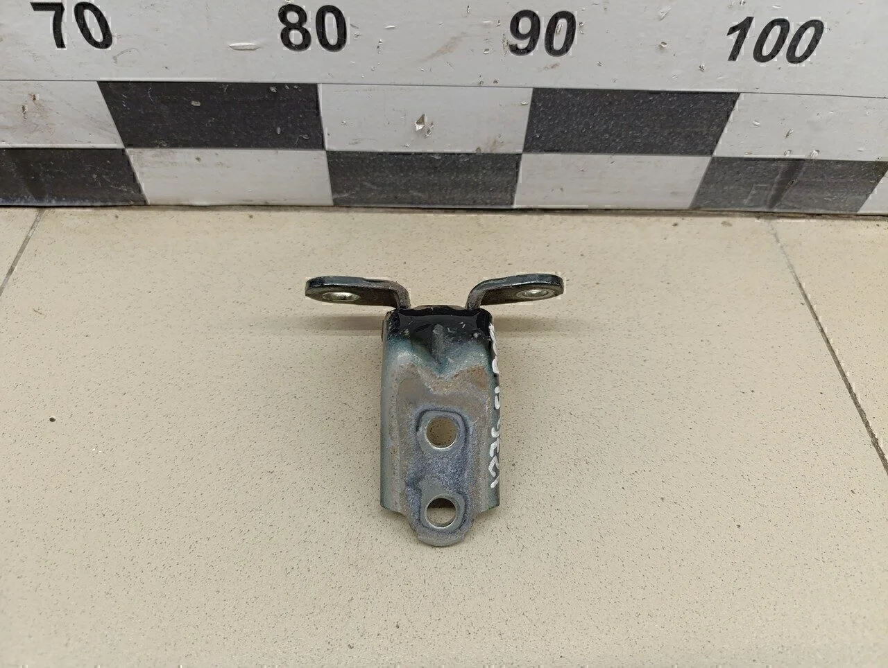 Петля двери Tucson 2004-2010