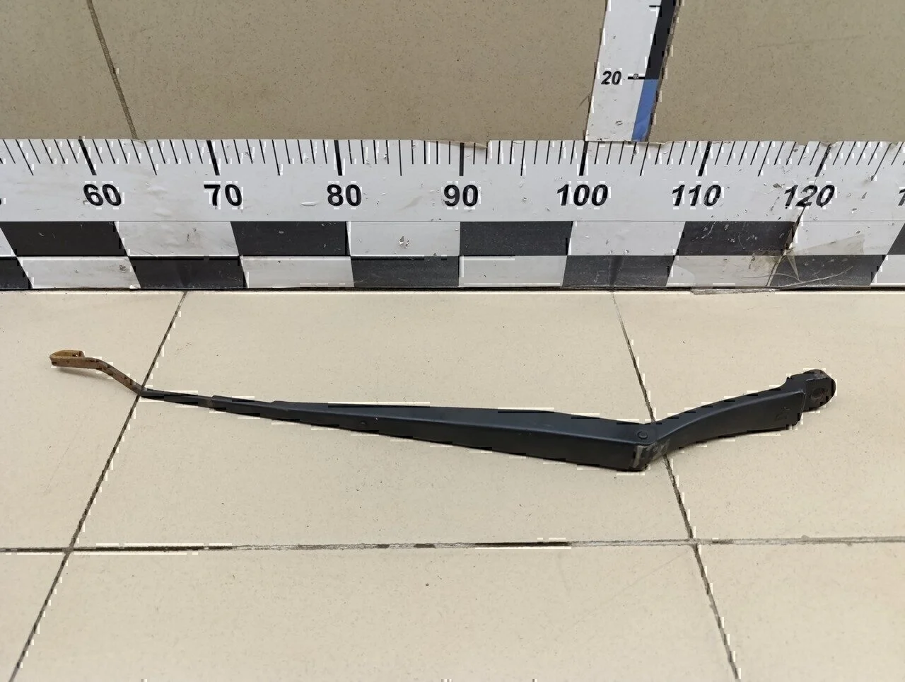 Поводок стеклоочистителя передний левый Tucson 2004-2010