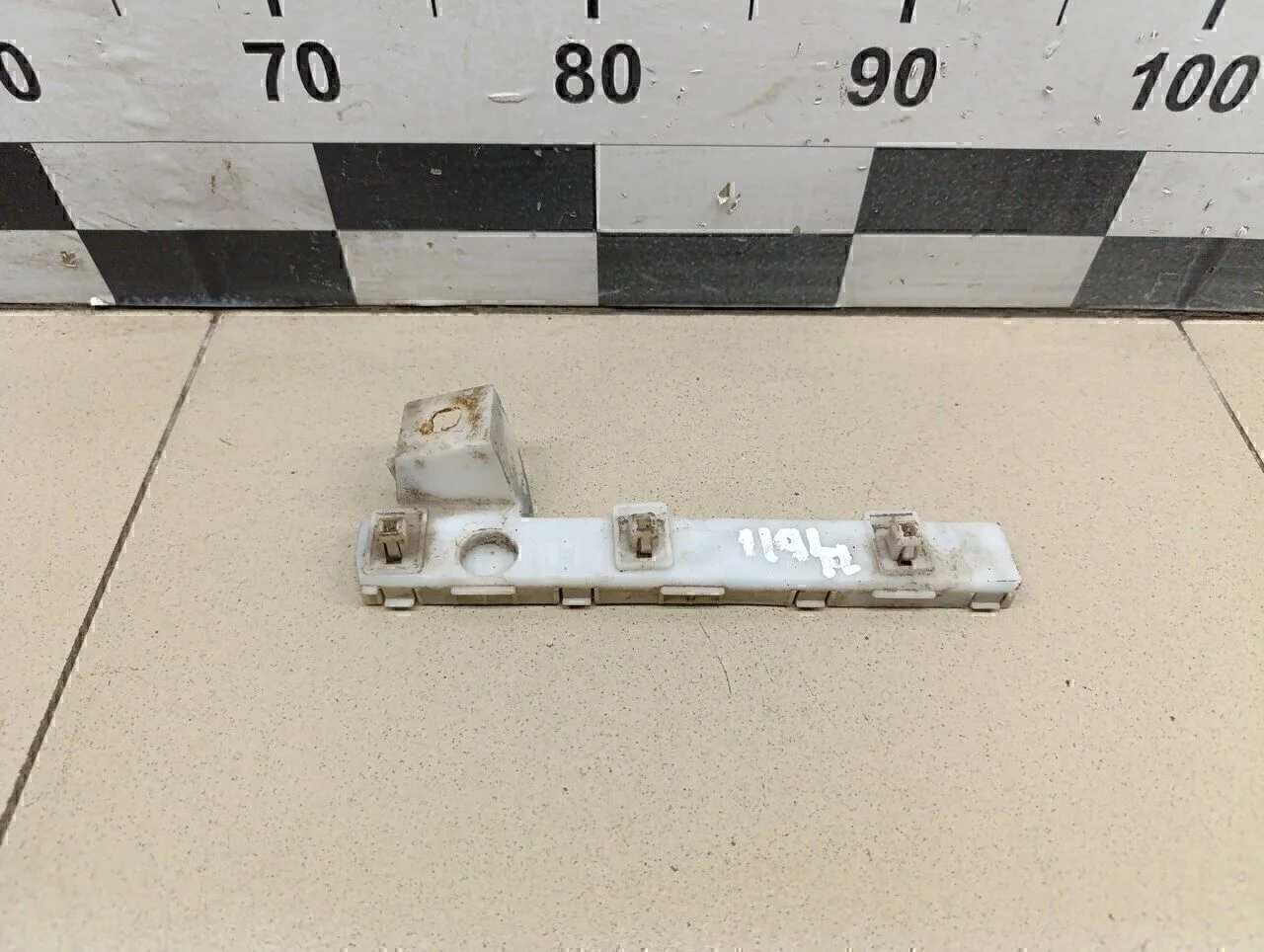 Направляющая переднего бампера левая Lancer (CX,CY) 2007>