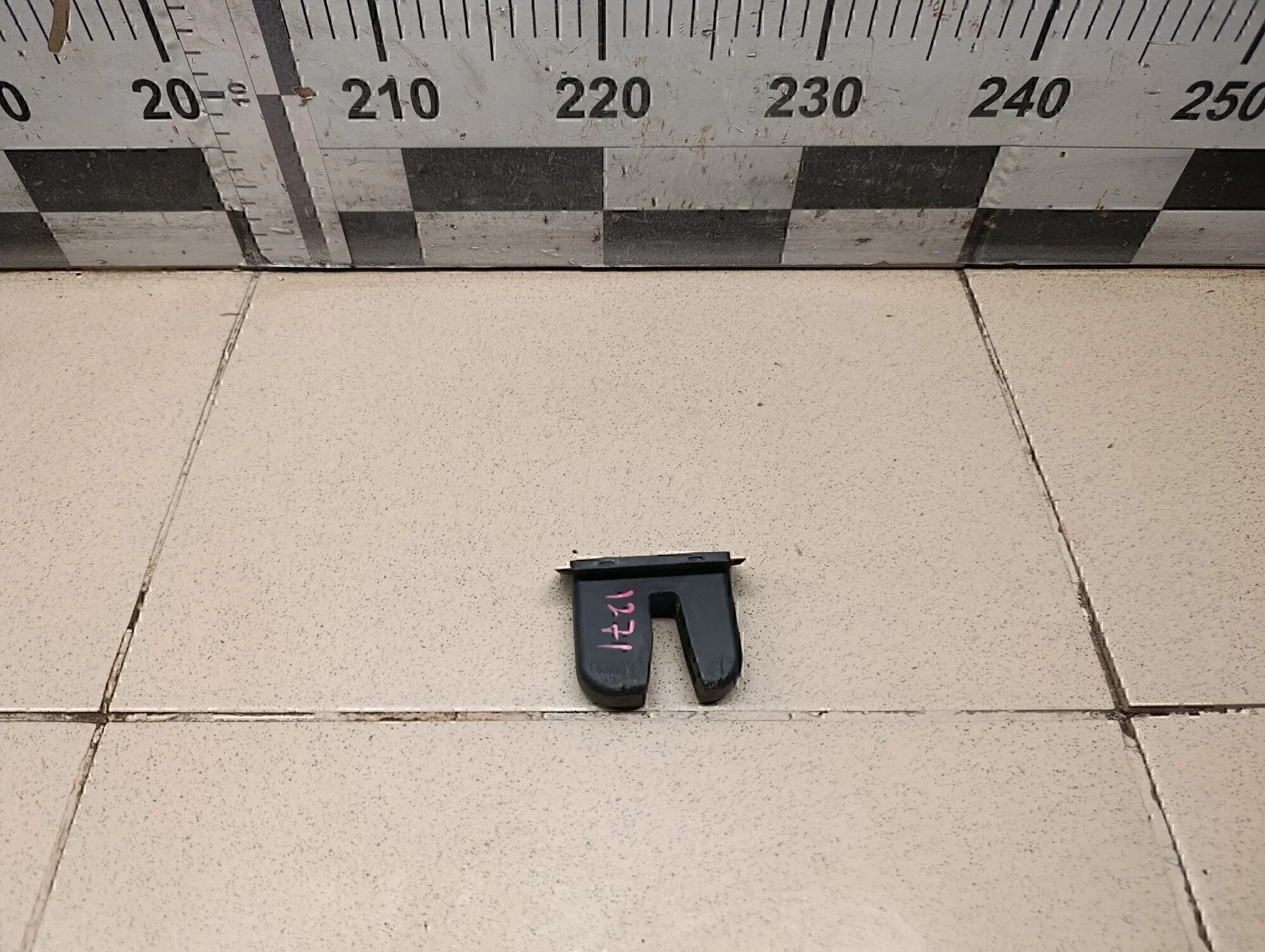 Кожух замка багажника Jetta 2011>