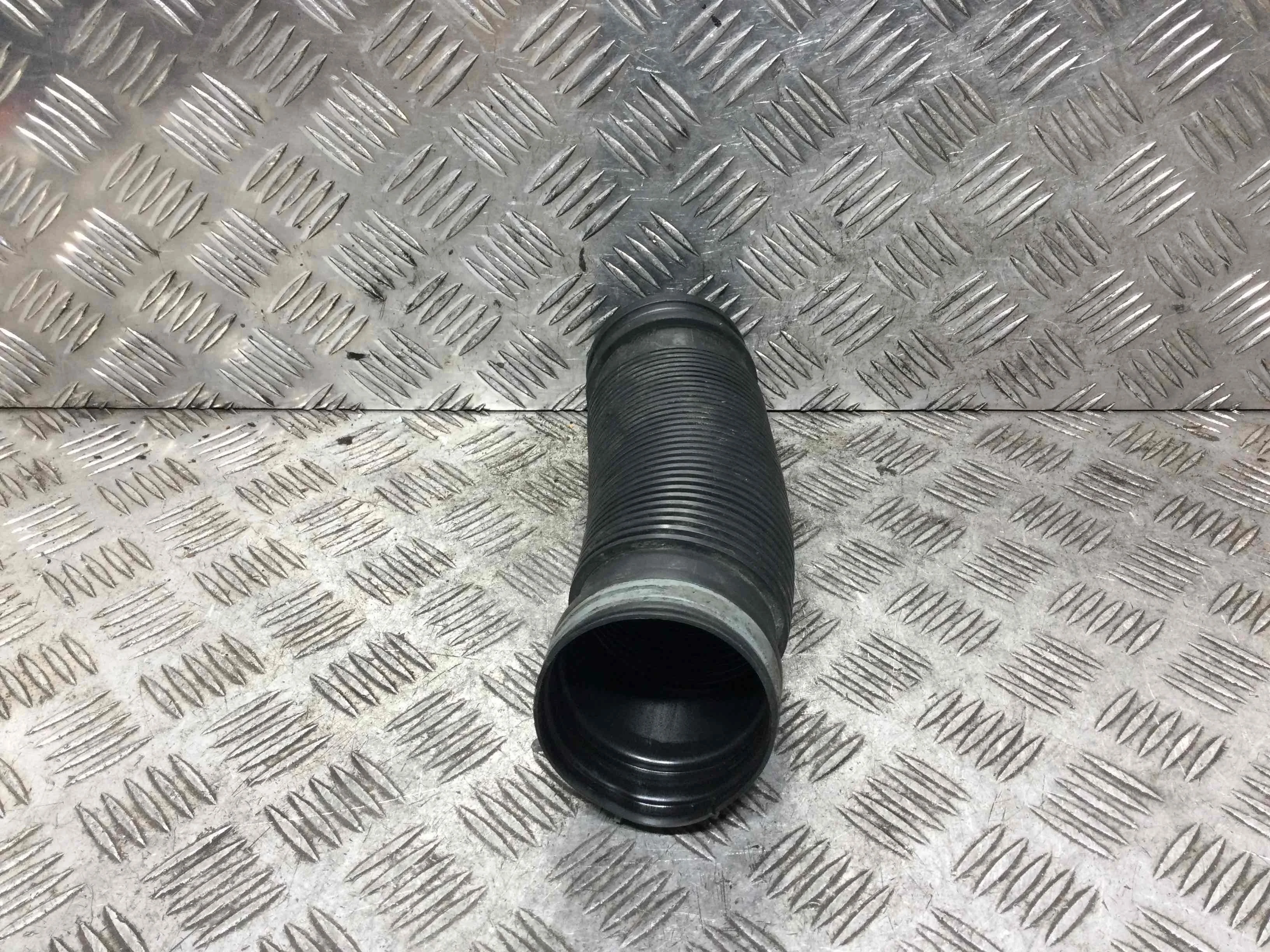 Патрубок воздушного фильтра Audi A3 8L (1996-2000) дизель 1.9 TDI Механика Х/б