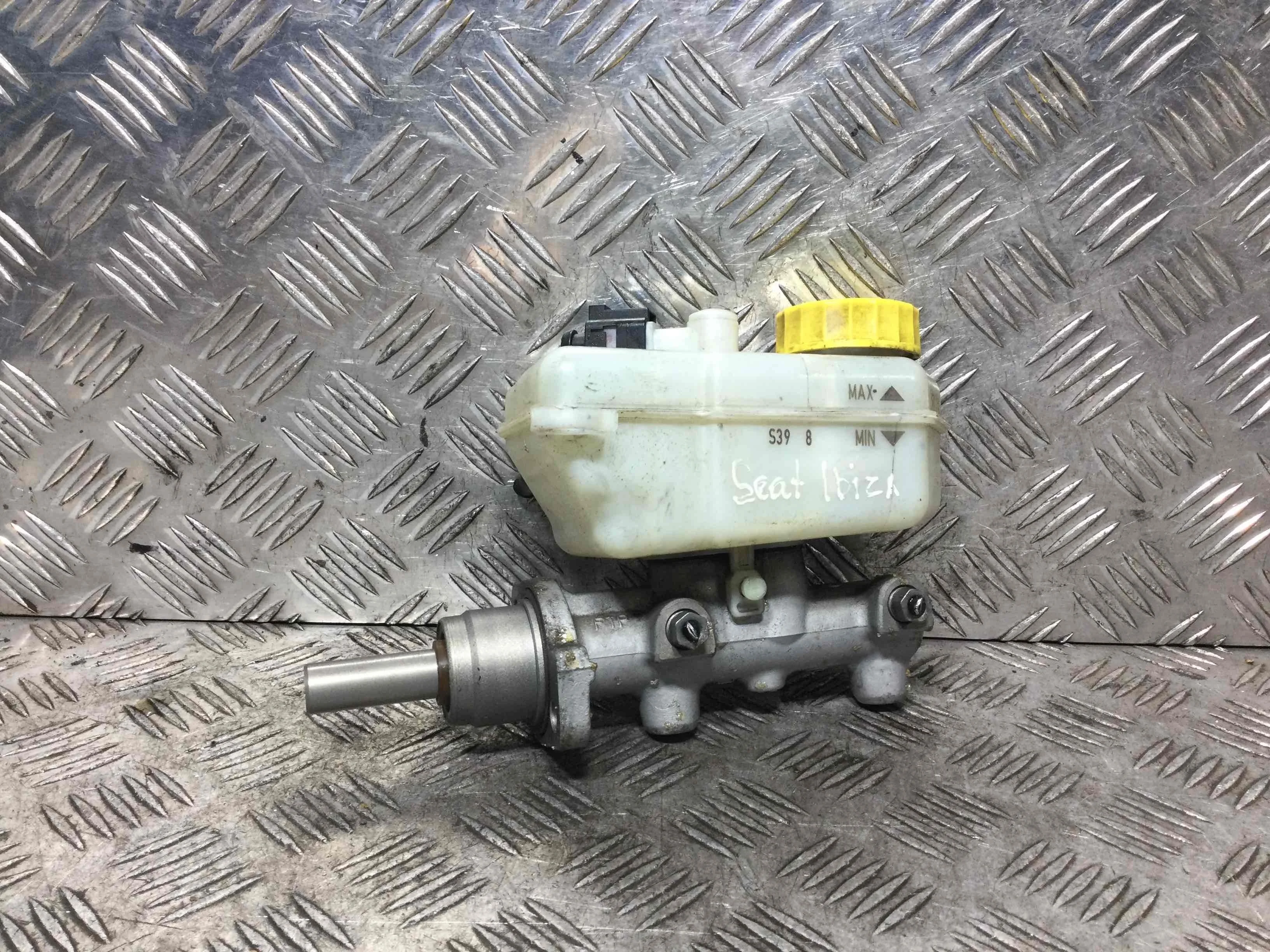 Цилиндр тормозной главный SEAT Ibiza 3 поколение (2001-2006) бензин 1.4 i Механика Х/б