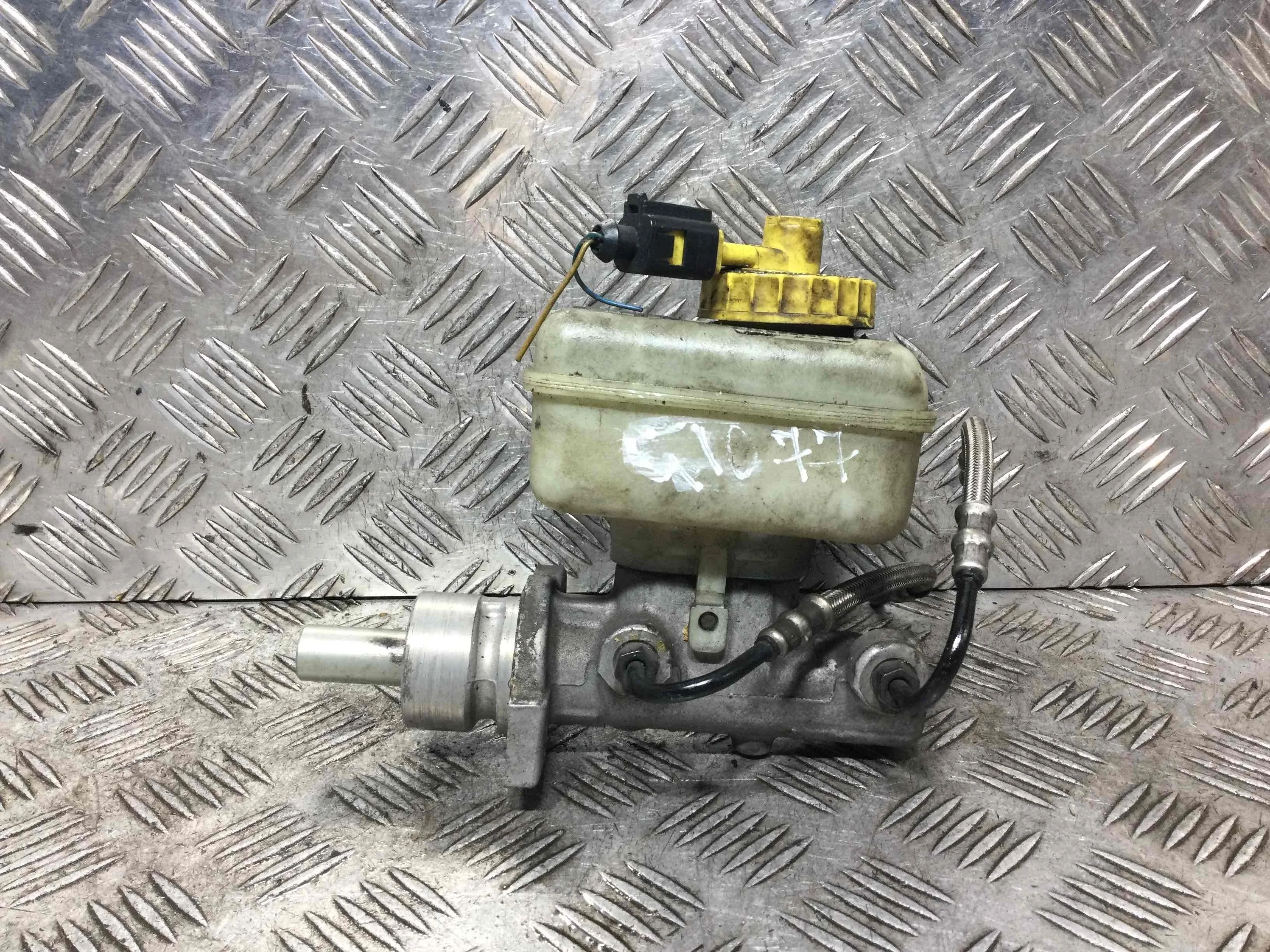 Цилиндр тормозной главный Audi A3 8L (1996-2000) бензин 1.6 i Механика Х/б