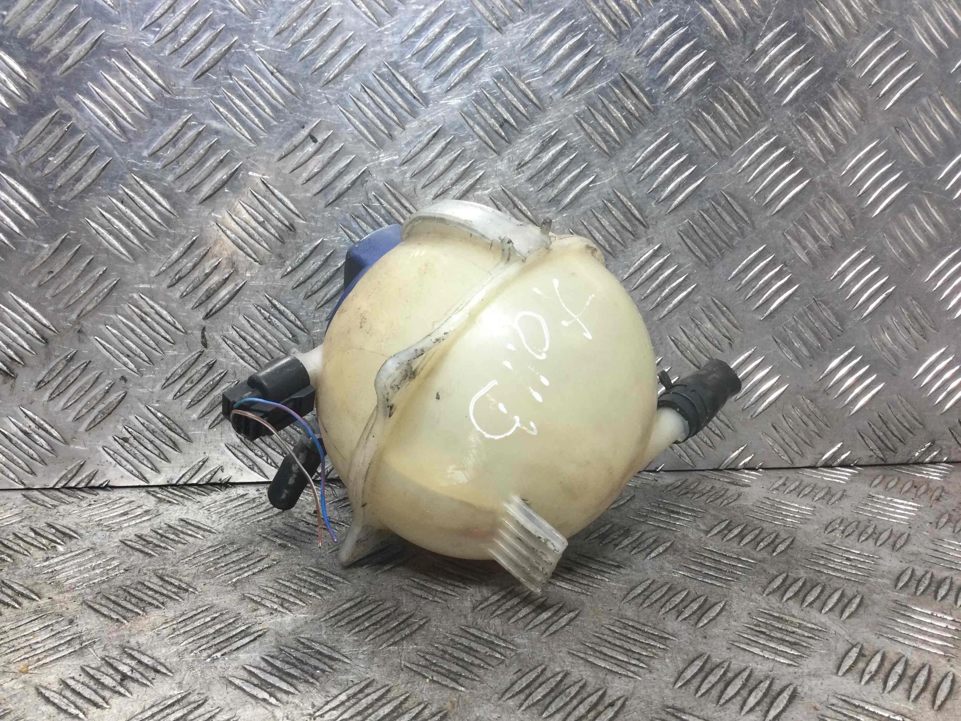 Бачок расширительный Volkswagen Polo 4 поколение (2001-2005) бензин 1.2 i Механика Х/б