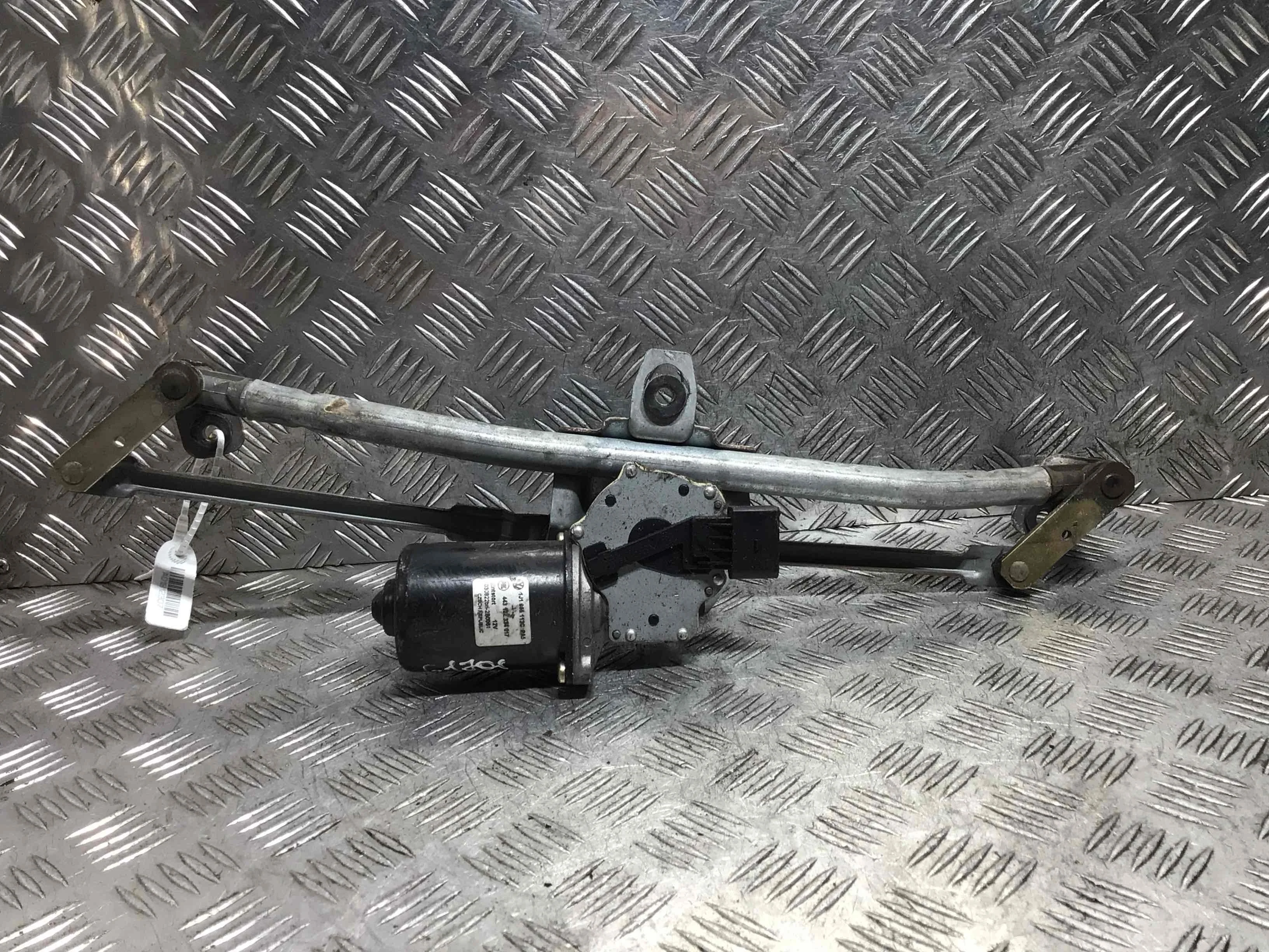 Механизм стеклоочистителя (трапеция дворников) Volkswagen Golf 4 поколение (1997-2004) бензин 1.6 i Механика 5-дв, х/б