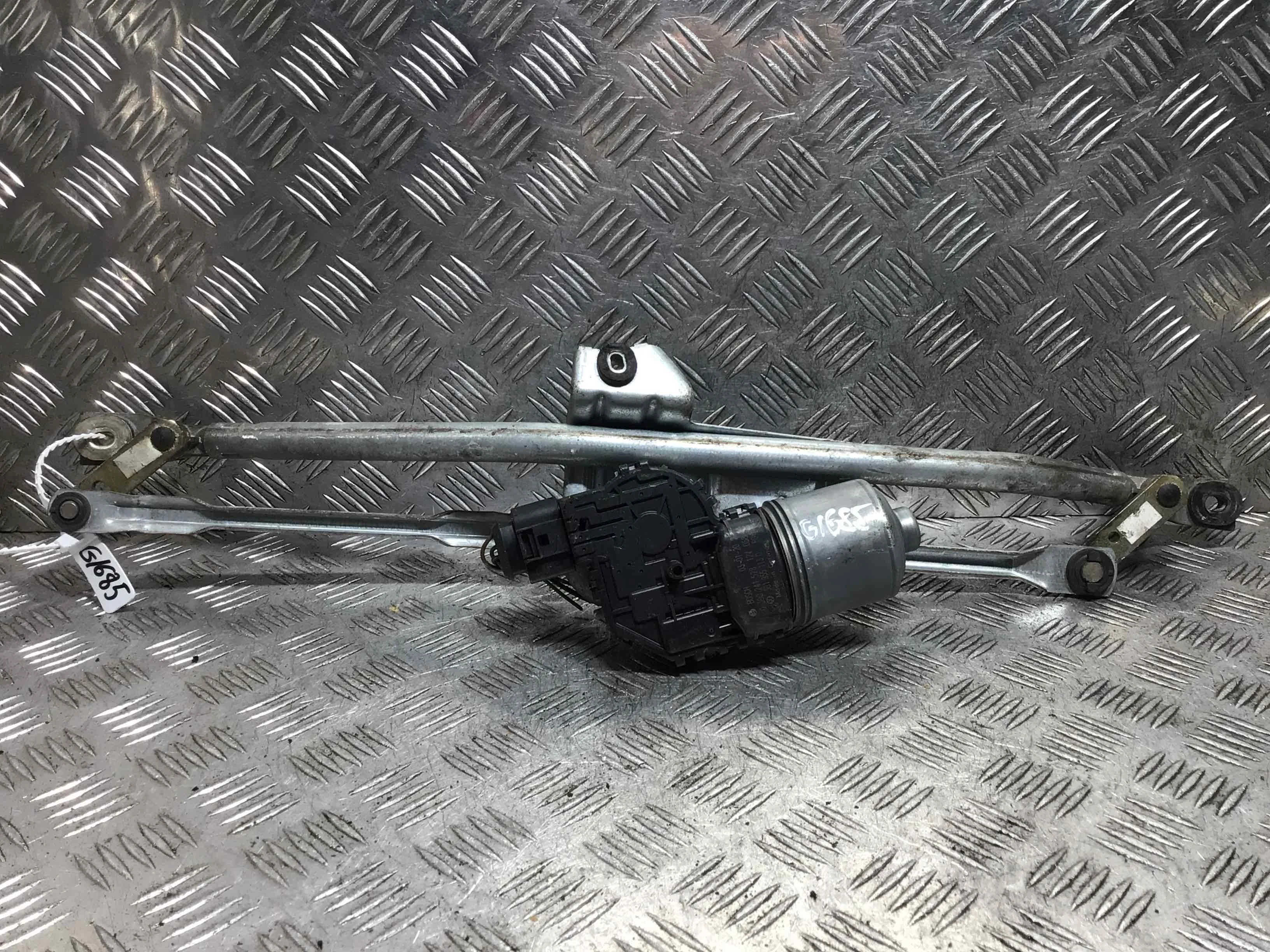 Механизм стеклоочистителя (трапеция дворников) Volkswagen Passat B5+ [рестайлинг] (2000-2005) бензин 2.0 i Механика Универсал