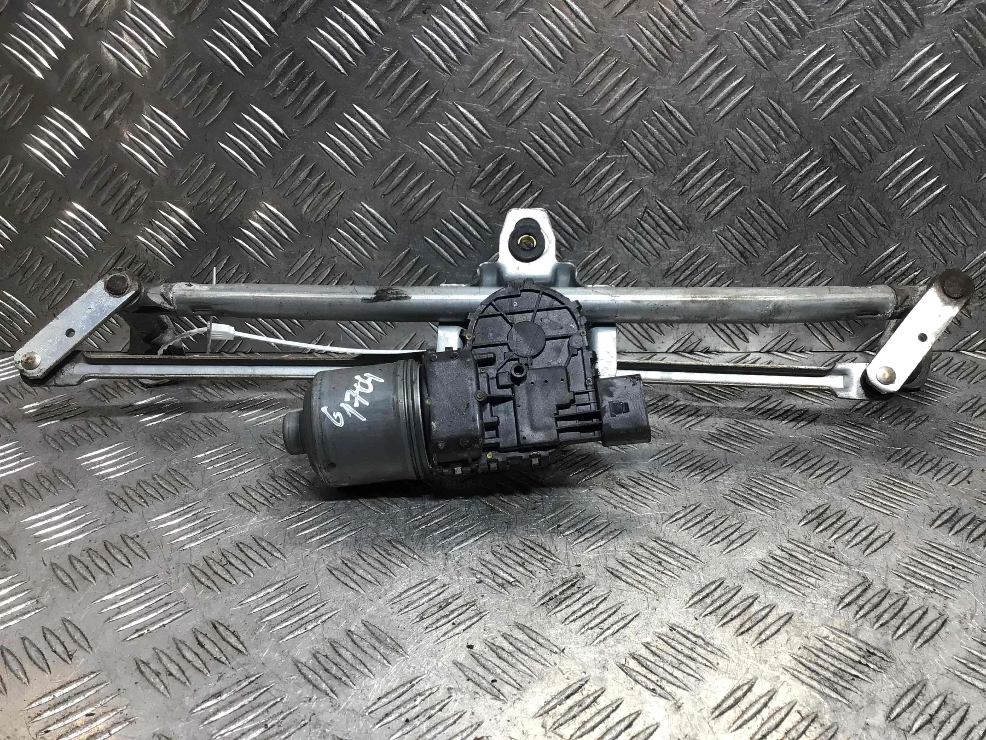 Механизм стеклоочистителя (трапеция дворников) Volkswagen Golf 4 поколение (1997-2004) бензин 1.4 i Механика Х/б