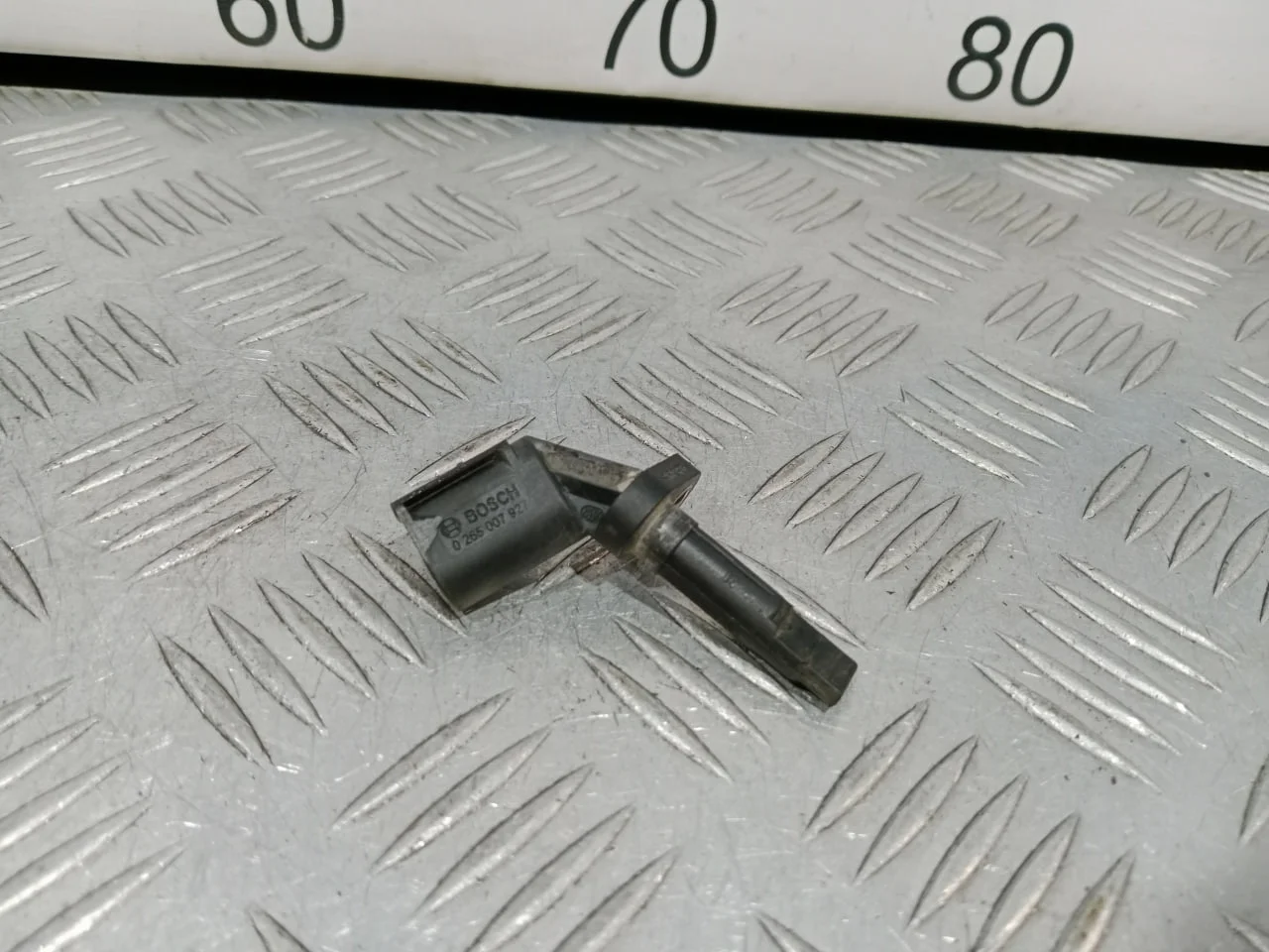 [Б/У] Датчик ABS перед прав=зад лев VAG [Код: 00627932 ]