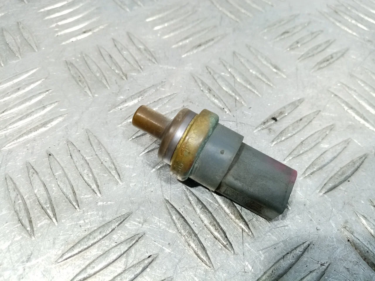 [Б/У] Датчик температуры охлаждающей жидкости [Код: 00631148 ]