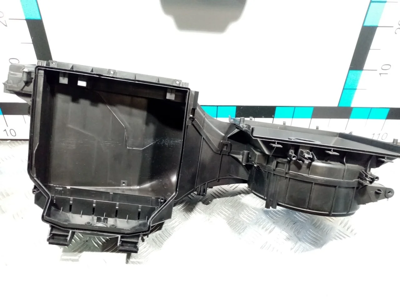 [Б/У] Корпус отопителя [Код: 00633302 ]