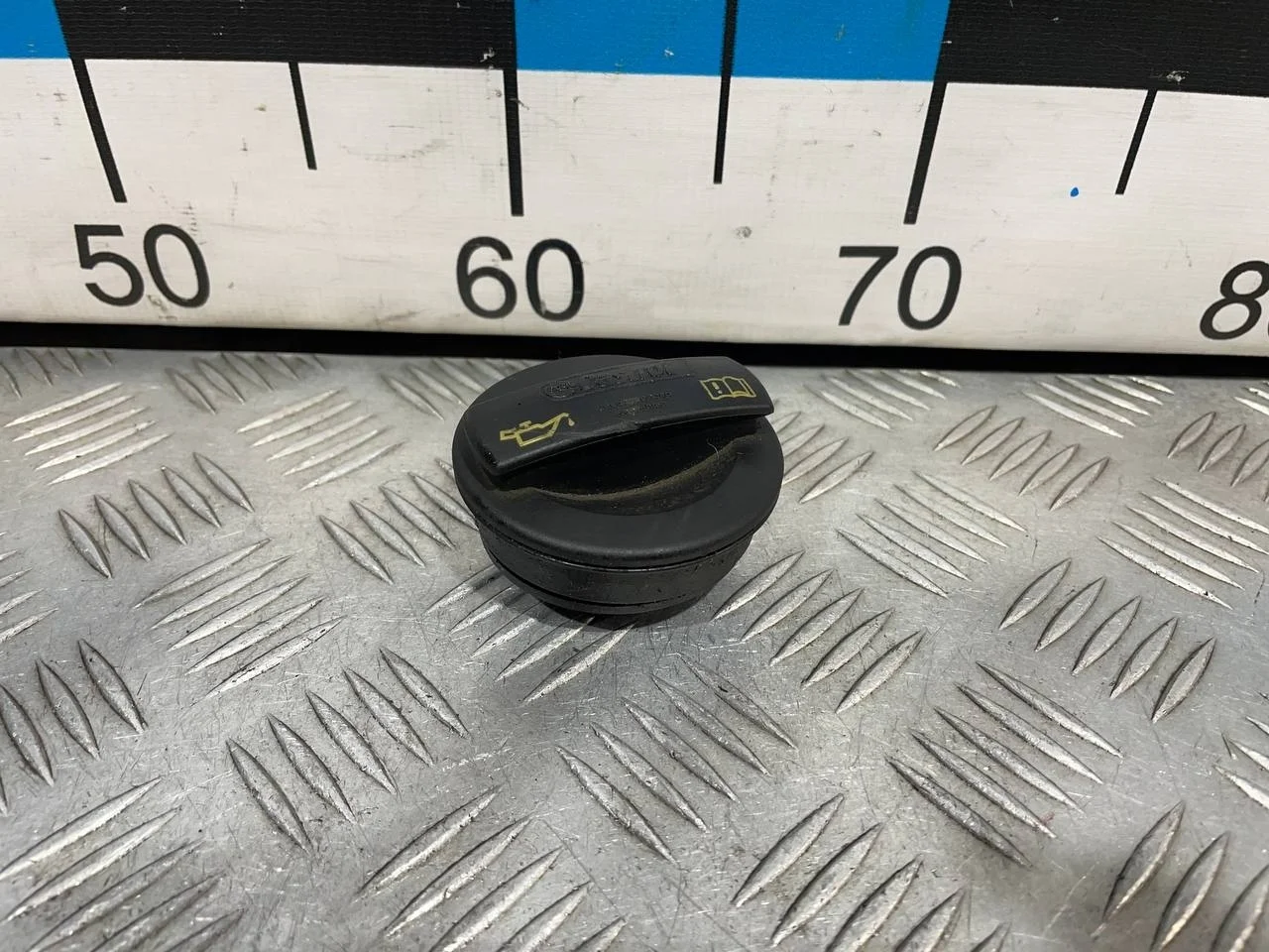 [Б/У] Крышка маслозаливной горловины [Код: 00633535 ]