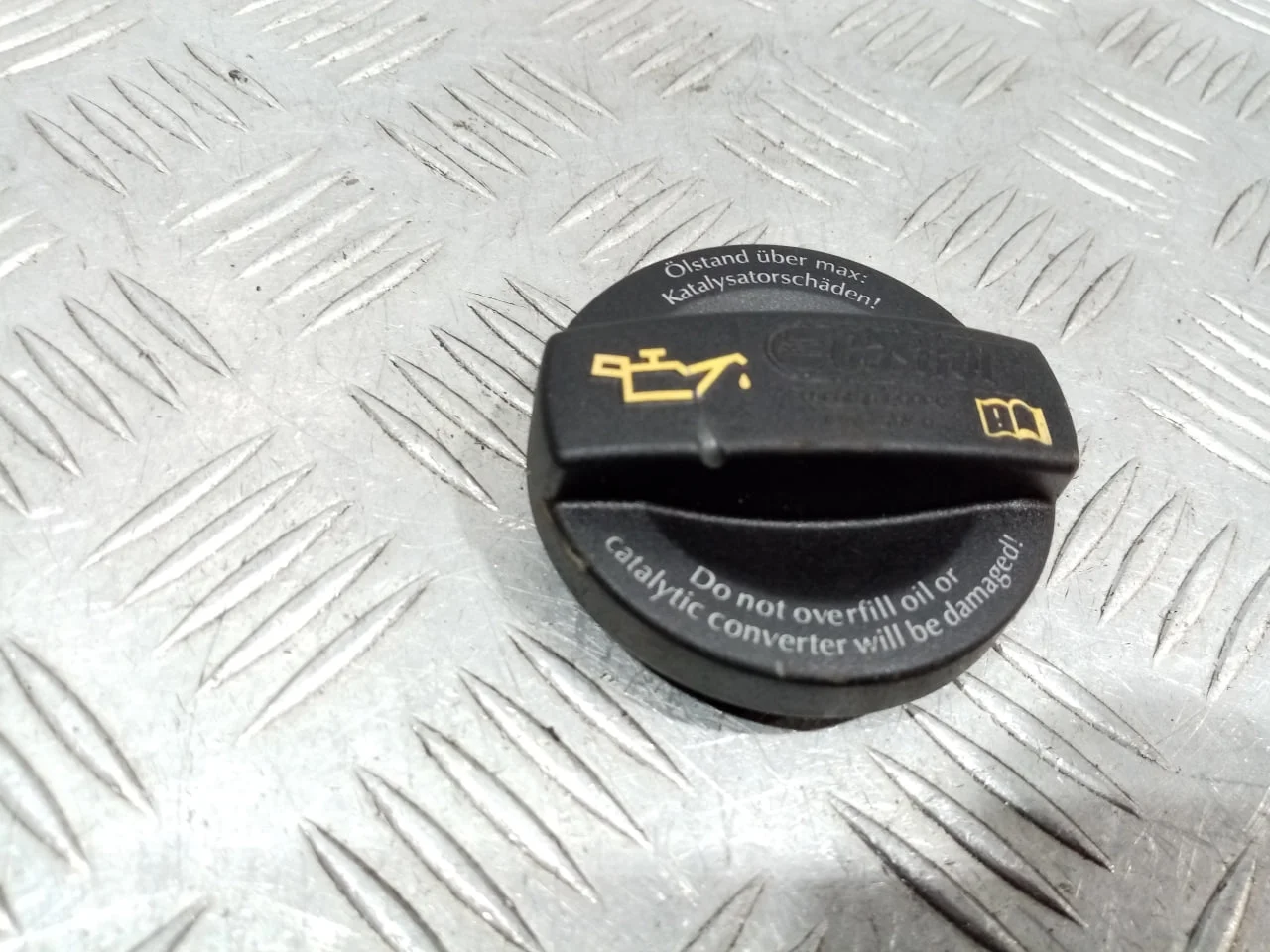 [Б/У] Крышка маслозаливной горловины [Код: 00632713 ]