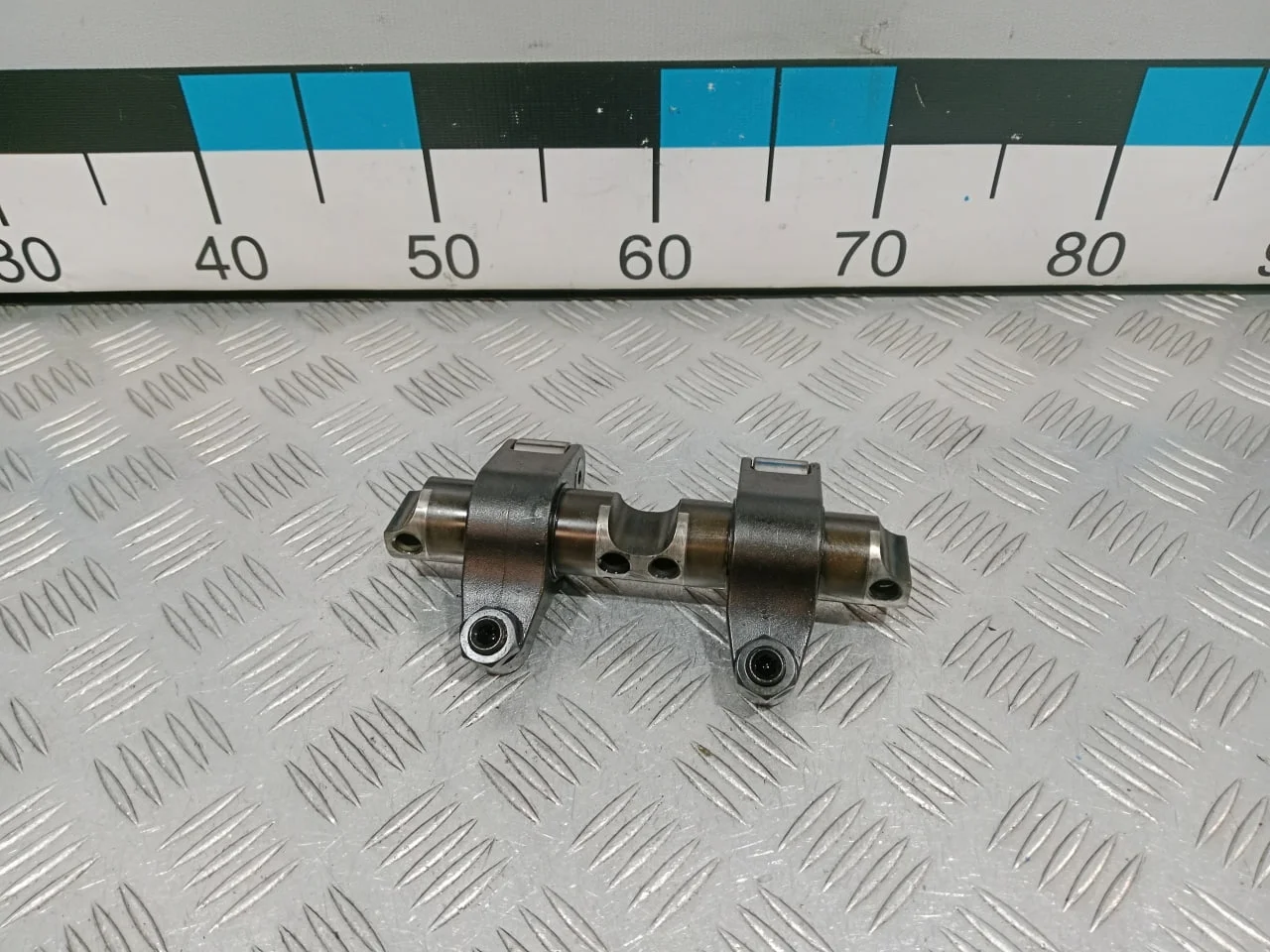 [Б/У] Ось коромысел [Код: 00632373 ]