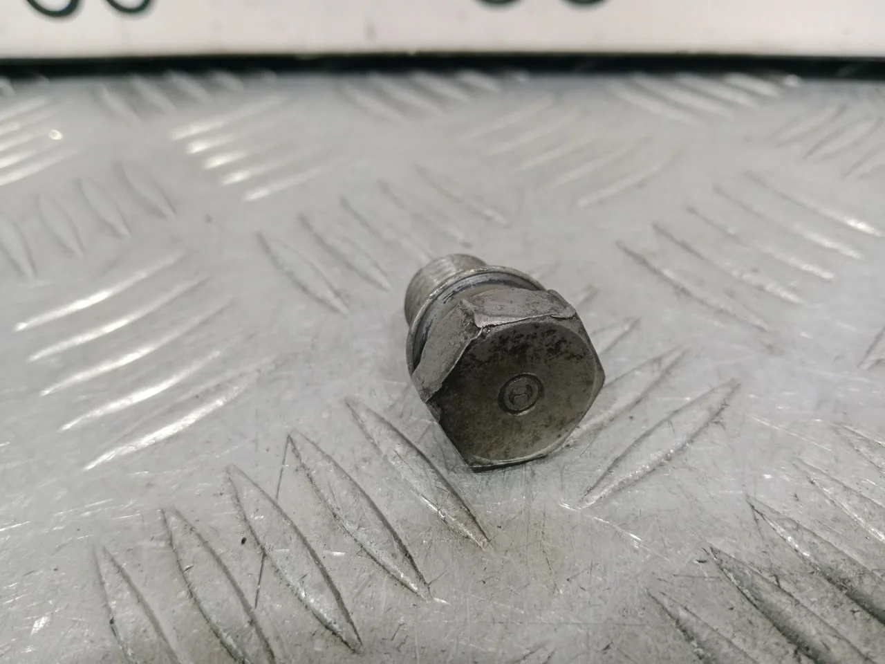 [Б/У] Пробка маслянного поддона [Код: 00632837 ]